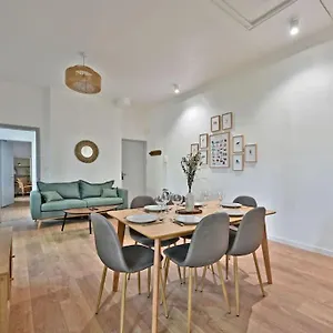 Au Coeur Des Platanes - Parking Gratuit Sous-terrain - Clim - Balcon Appartement Avignon